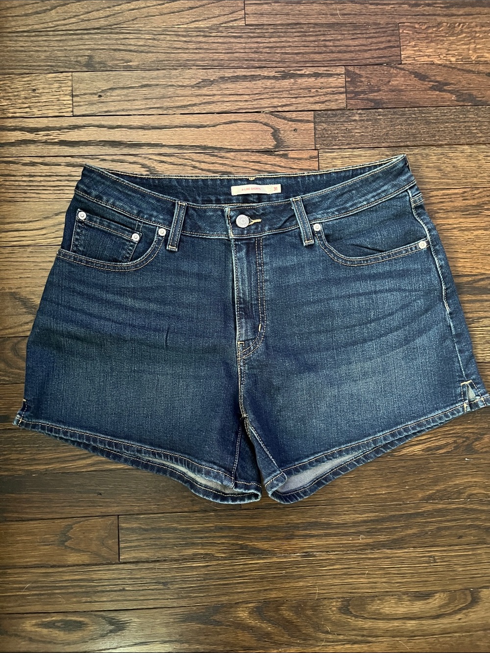 Levi's Dark Wash A-Line Denim Women's Jean Shorts Size 31